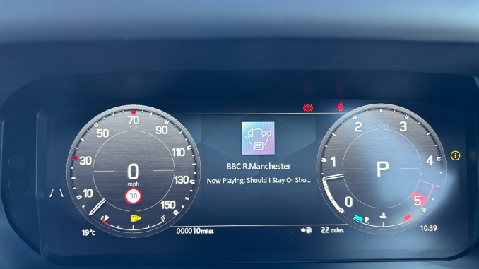 Land Rover Defender 3.0 D250 X-Dynamic HSE 110 5dr Auto Diesel Estate - Image 16